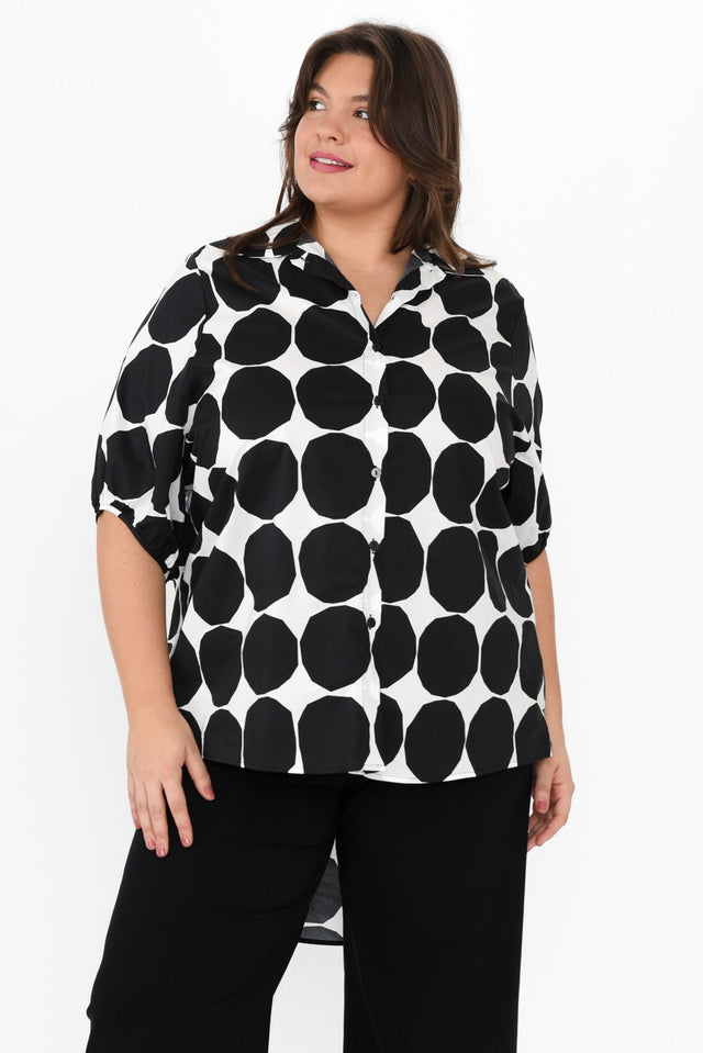 plus-size,curve-tops,plus-size-sleeved-tops,plus-size-shirts,plus-size-tunics,plus-size-cotton-tops,plus-size-work-edit,alt text|model:Gabby