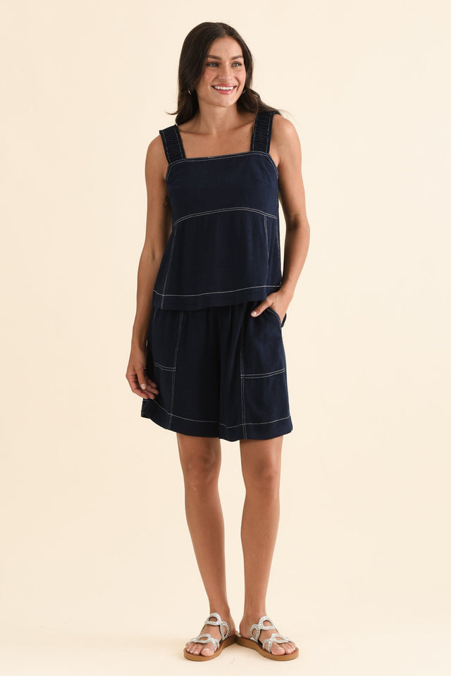Sage Navy Contrast Top,Full Body,Brunette model,alt text|model:Brontie
