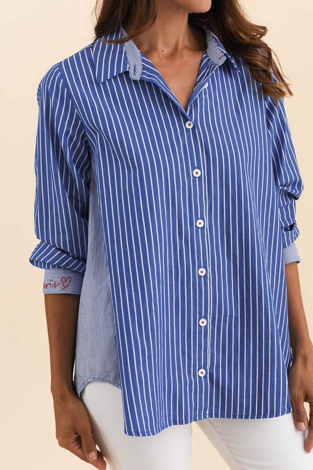 alt text|model:Cara image 5