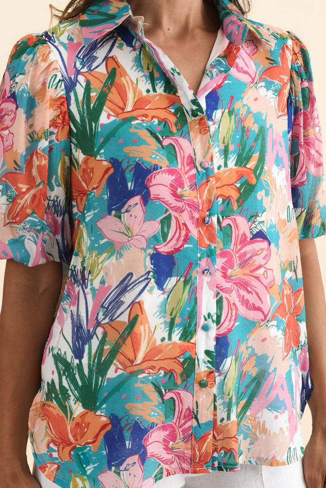 alt text|model:Cara image 6