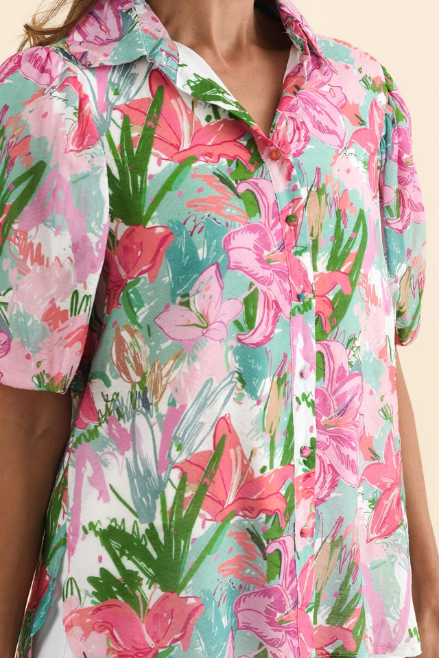 alt text|model:Cara image 6