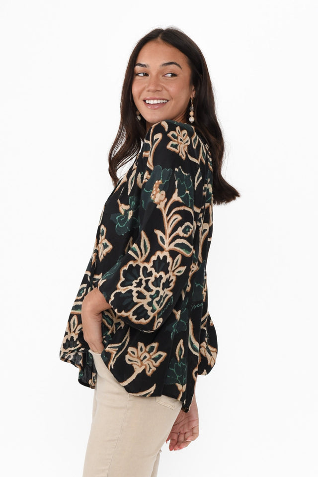 alt text|model:Kirstyn image 4