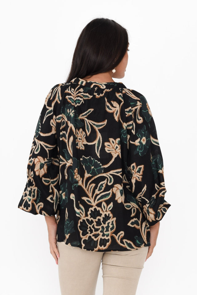 alt text|model:Kirstyn image 5