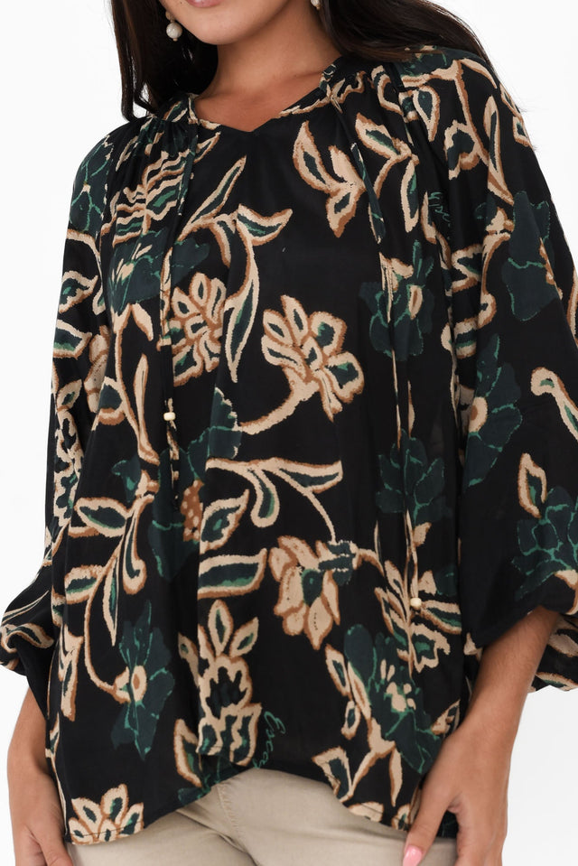 alt text|model:Kirstyn image 6