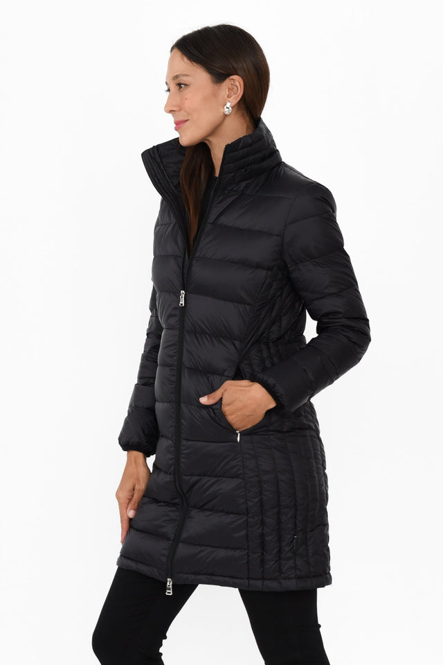 alt text|model:Cara image 4