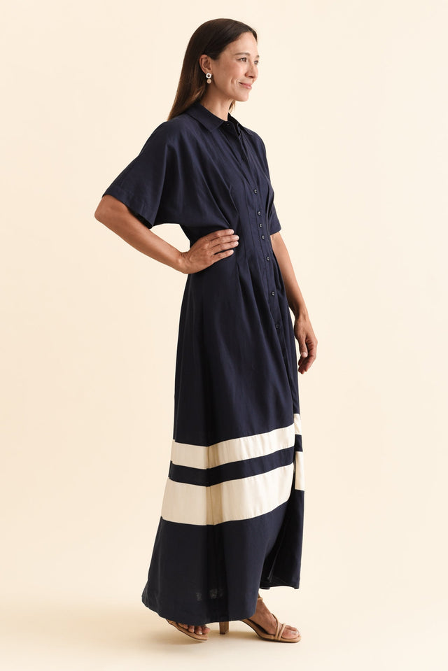 alt text|model:Cara image 4