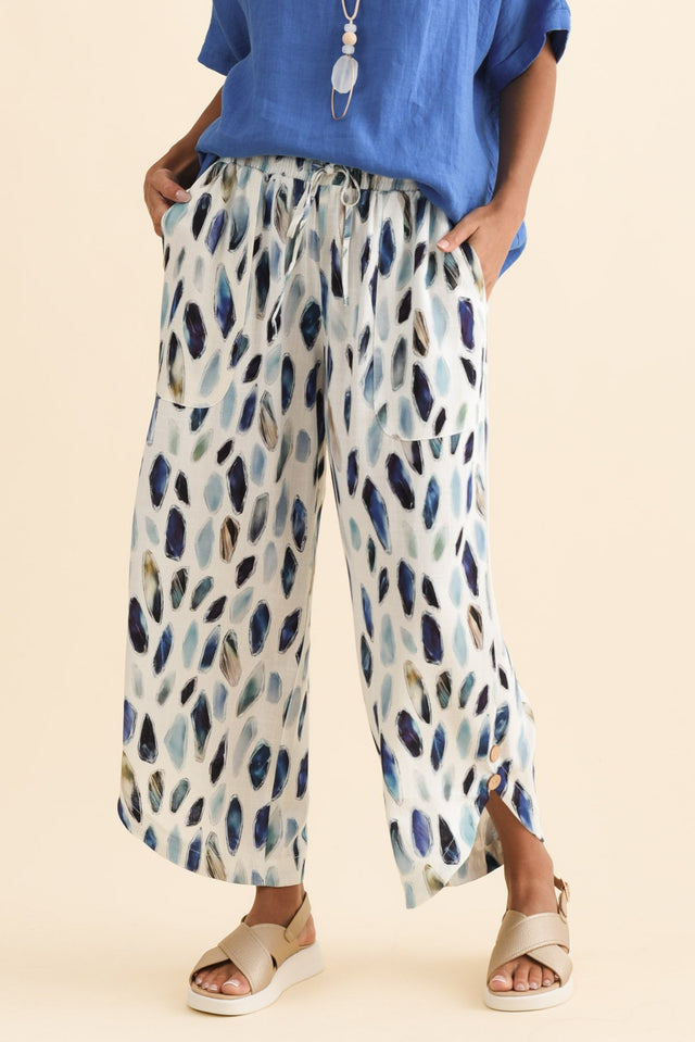 alt text|model:Brontie