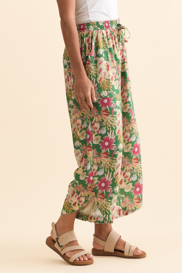 alt text|model:Brontie image 5