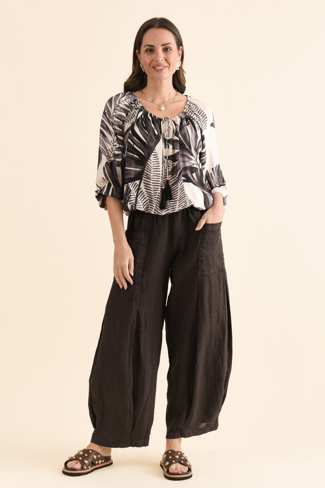 Season Grey Palm Top,Full Body,Brunette model,alt text|model:MJ image 2
