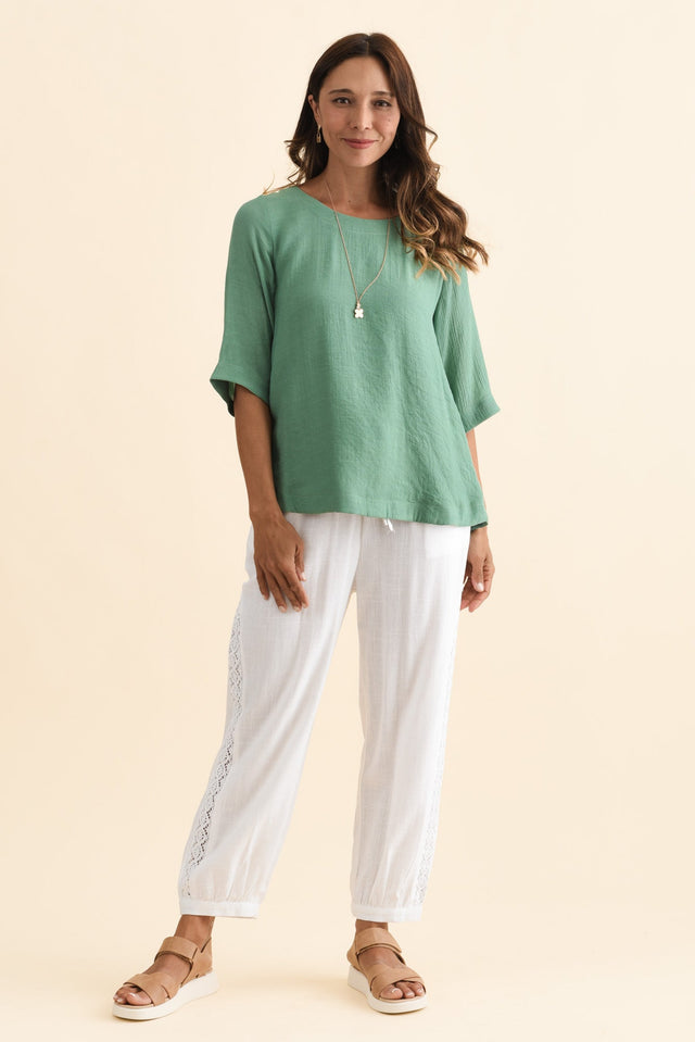 alt text|model:Cara image 7