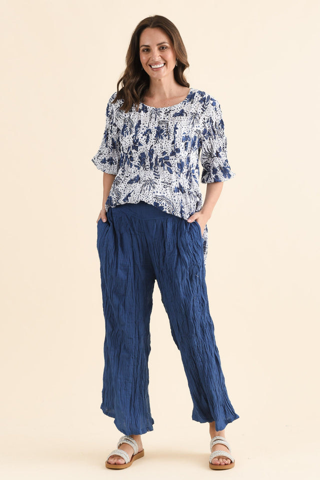 Costello Indigo Crinkle Cotton Pants,Full Body,Brunette model,alt text|model:MJ image 6