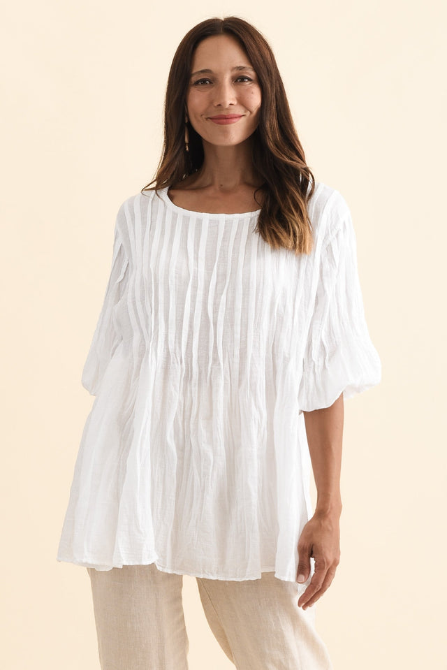 Selma White Crinkle Cotton Top,Brunette model,alt text|model:Cara image 2