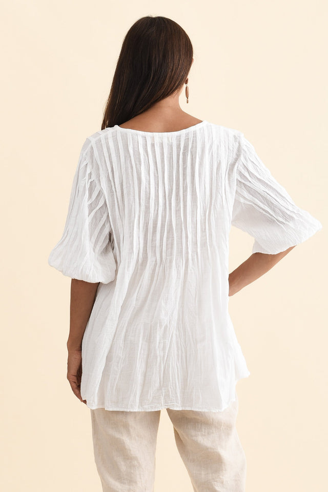 Selma White Crinkle Cotton Top,Brunette model,alt text|model:Cara image 6