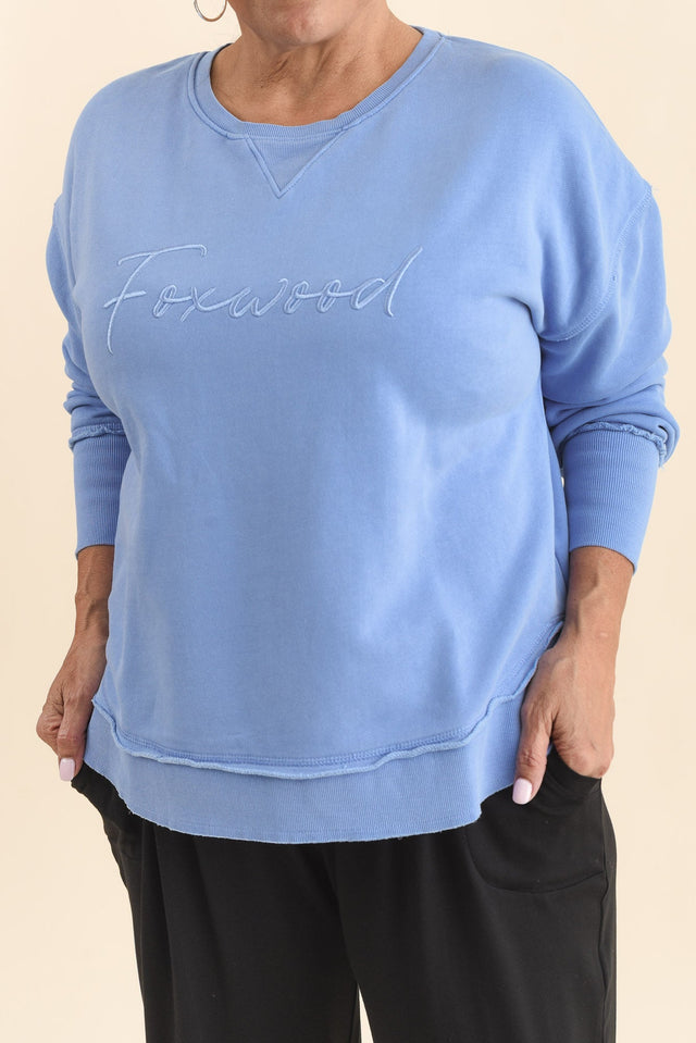 Signature Blue Cotton Crewneck Sweatshirt,Detail,Brunette model,alt text|model:Pilita image 5
