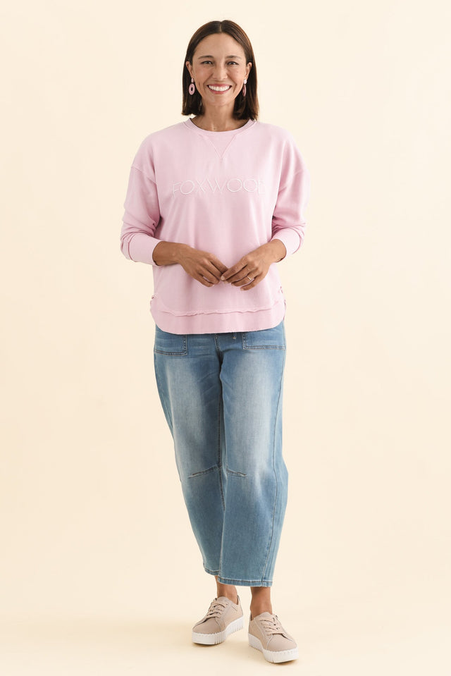 Simplified Blush Cotton Crewneck Sweatshirt,Brunette model,alt text|model:Cara image 7