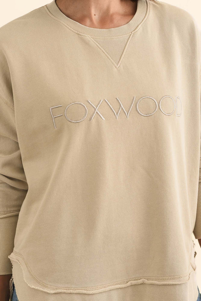 Simplified Oat Cotton Crewneck Sweatshirt,Brunette model,alt text|model:Cara image 7