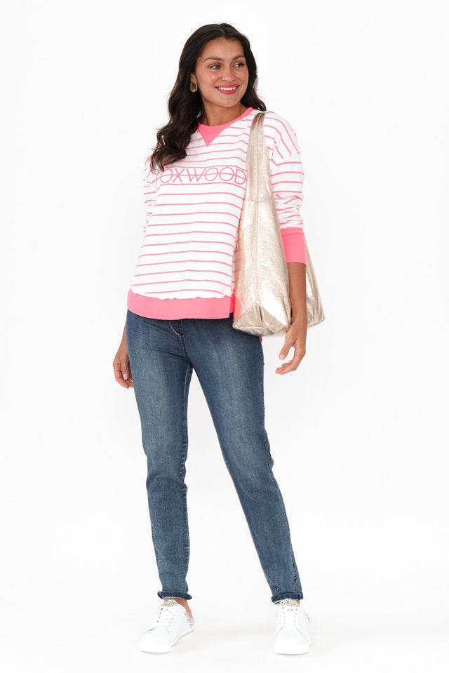 alt text|model:Brontie image 3