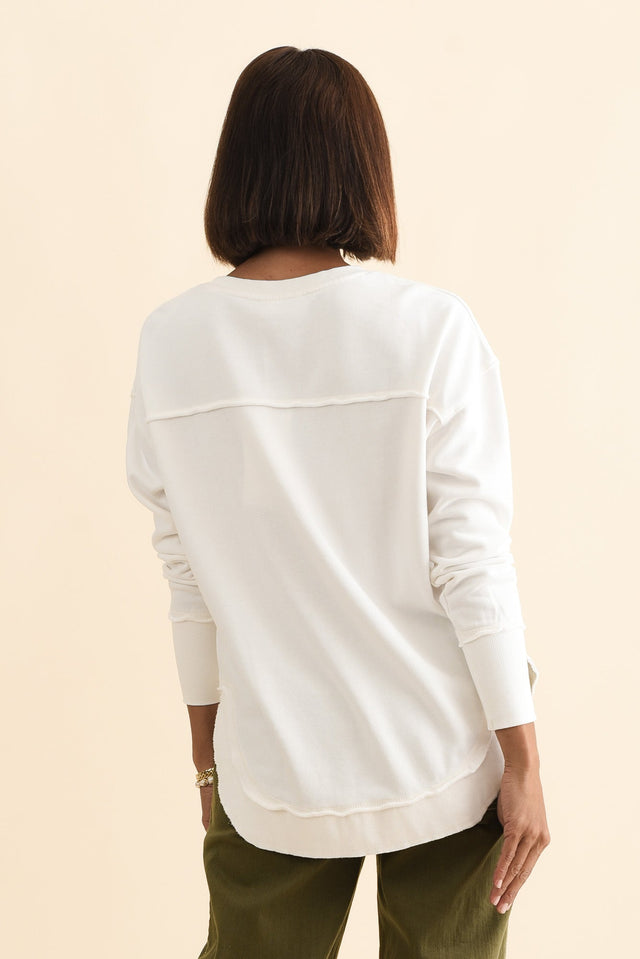 Simplified White Cotton Crewneck Sweatshirt,Brunette model,alt text|model:Cara image 7