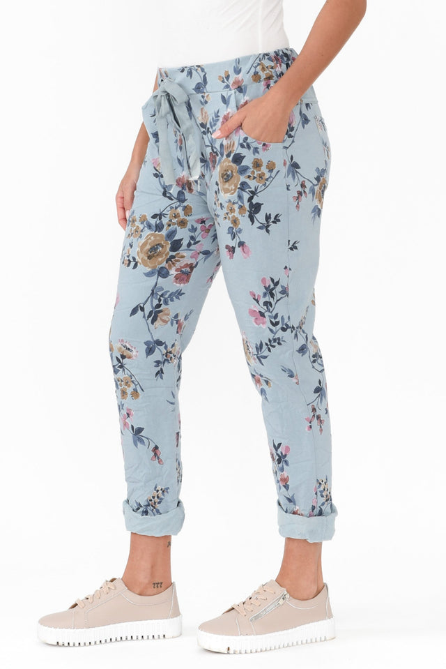 alt text|model:Brontie image 4