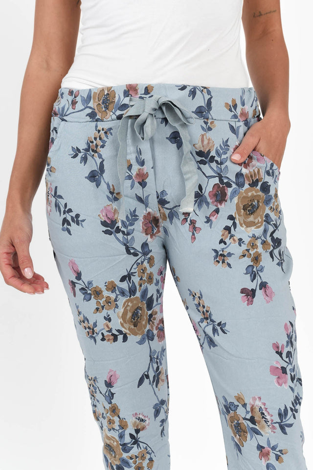 alt text|model:Brontie image 6