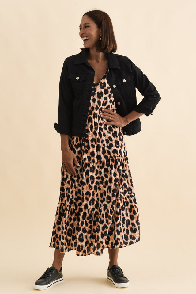 Siobhan Black Stretch Jacket,Brunette model,alt text|model:Cara image 8