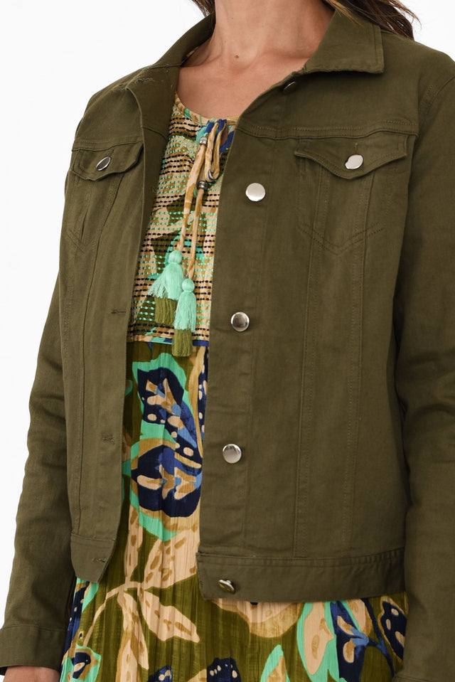 alt text|model:Cara image 6