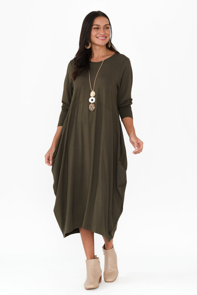 alt text|model:Brontie image 4