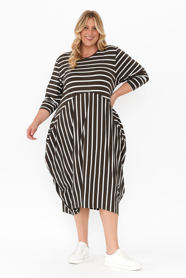 alt text|model:Caitlin image 8