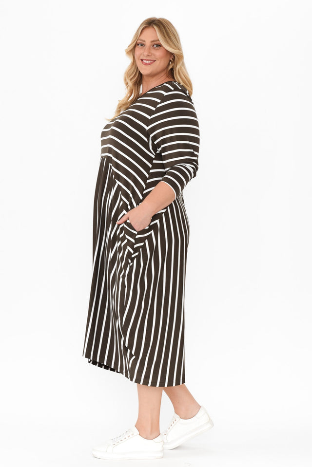 alt text|model:Caitlin image 9