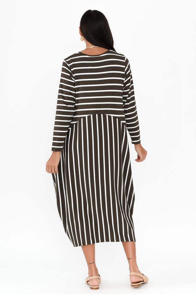 alt text|model:Brontie image 4