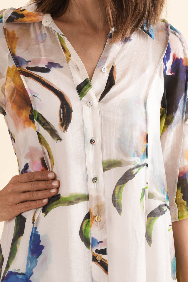 Soiree Blue Floral Shirt Dress,Detail,Brunette model,alt text|model:Cara image 5