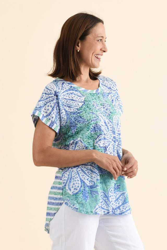 Sorelle Green Floral Cotton Blend Tee,Side,Brunette model,alt text|model:Cara image 4