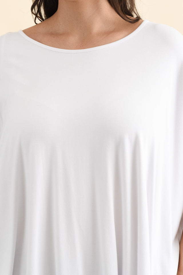 Sorronda White Bamboo Batwing Top,Brunette model,alt text|model:Emilia image 6
