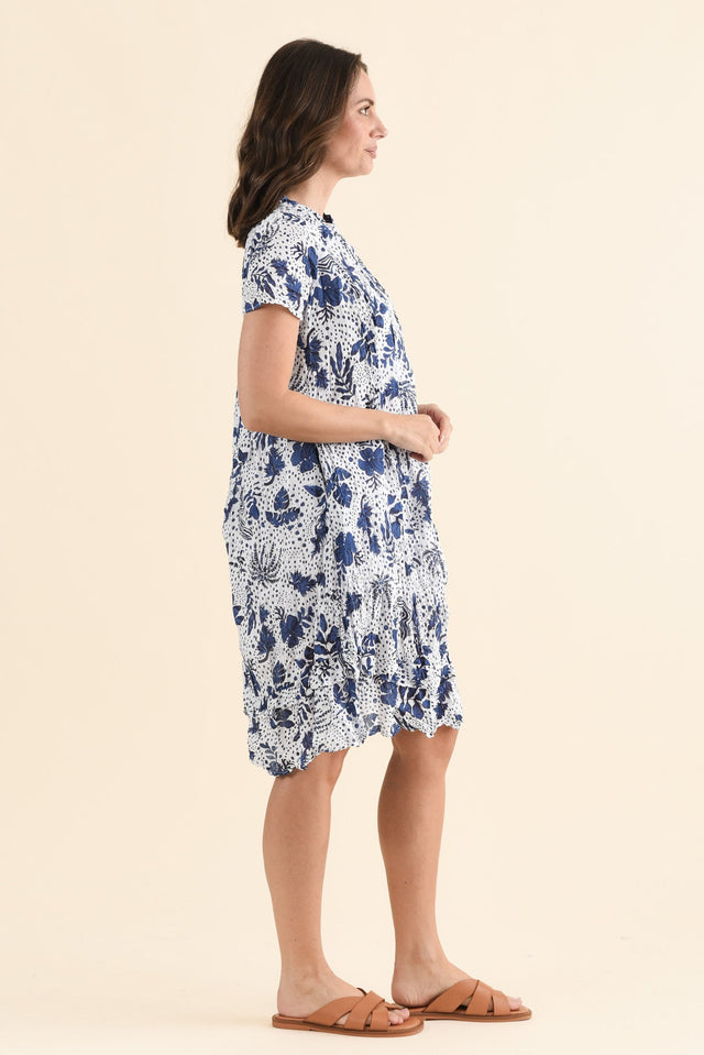 Stassi Blue Garden Crinkle Cotton Dress,Side,Brunette model,alt text|model:MJ image 3