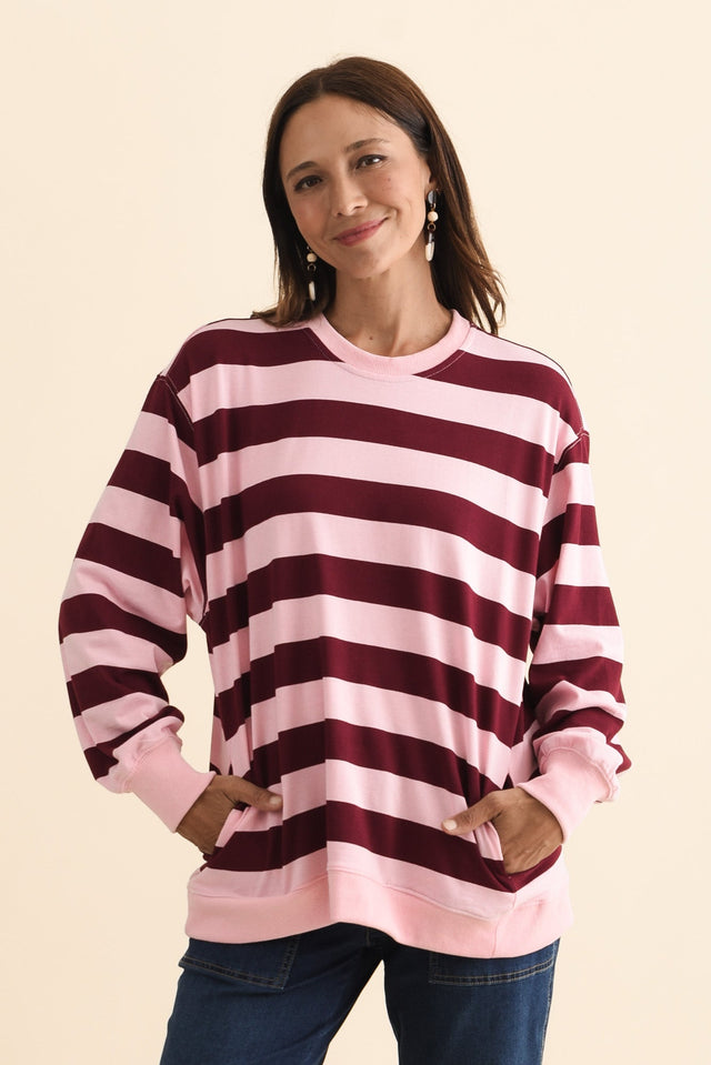 alt text|model:Cara image 1