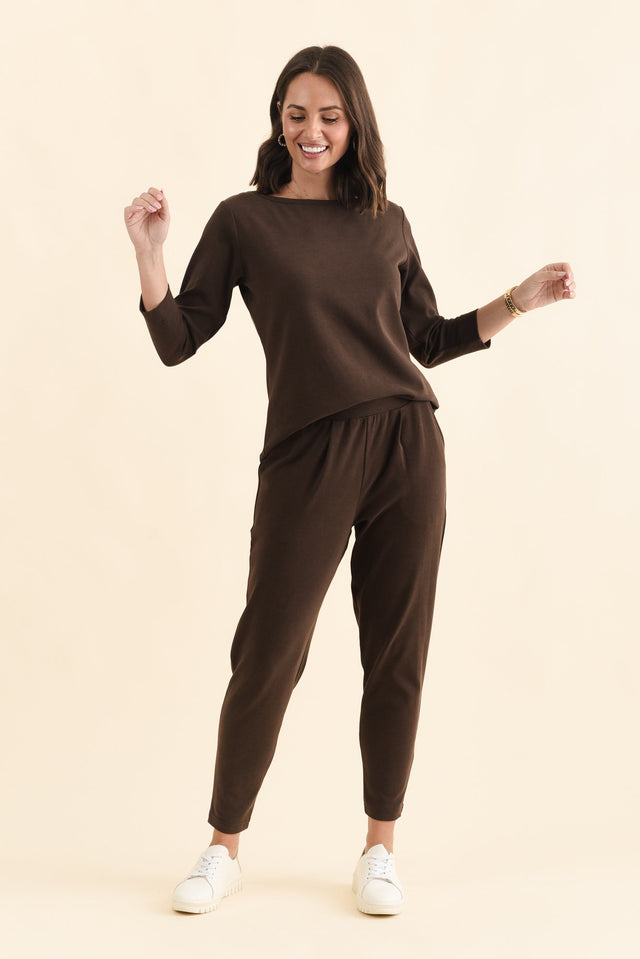 SuedeLuxe Chocolate Pocket Pants,Brunette model,alt text|model:MJ image 6
