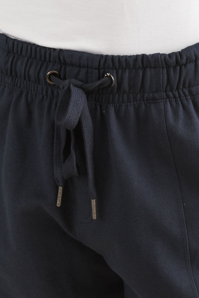 Summer Navy Cotton Fleece Shorts,Detail,Brunette model,alt text|model:Brontie image 5