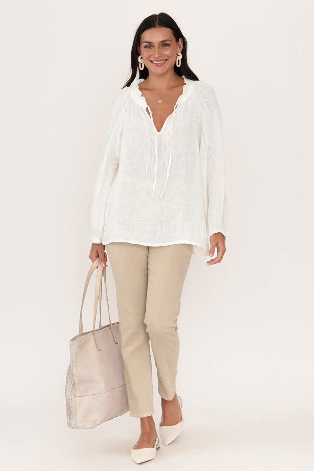 alt text|model:Brontie image 3