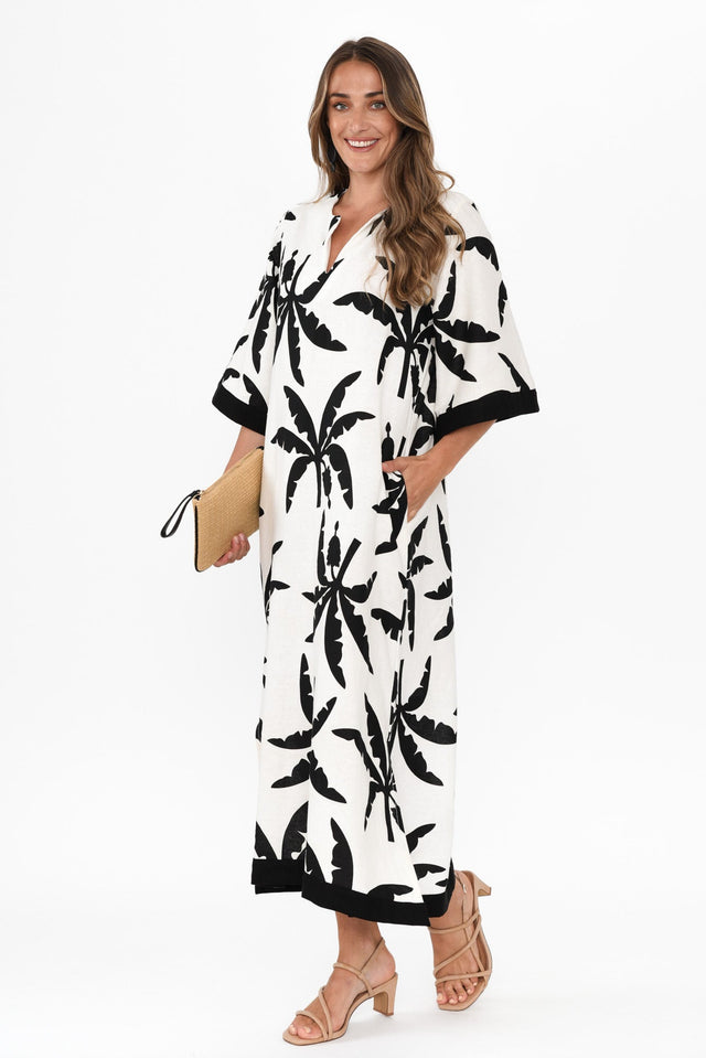 Tessie Black Tropical Linen Kaftan,Brunette model,alt text|model:Johanna image 5