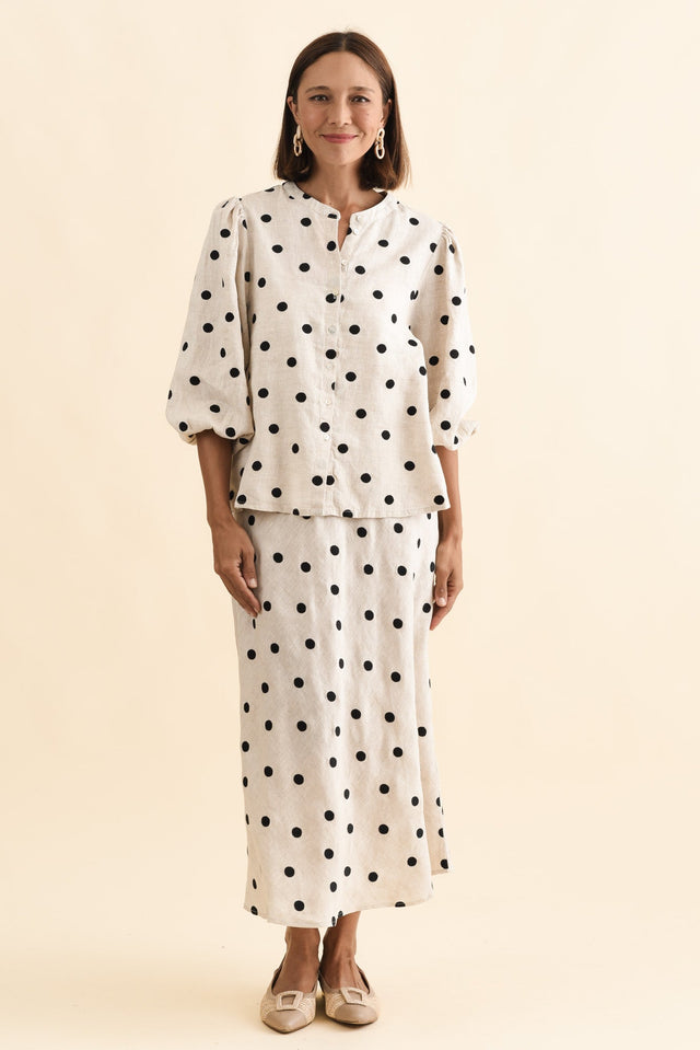 Teya Beige Spot Linen Puff Sleeve Blouse,Brunette model,alt text|model:Cara image 7