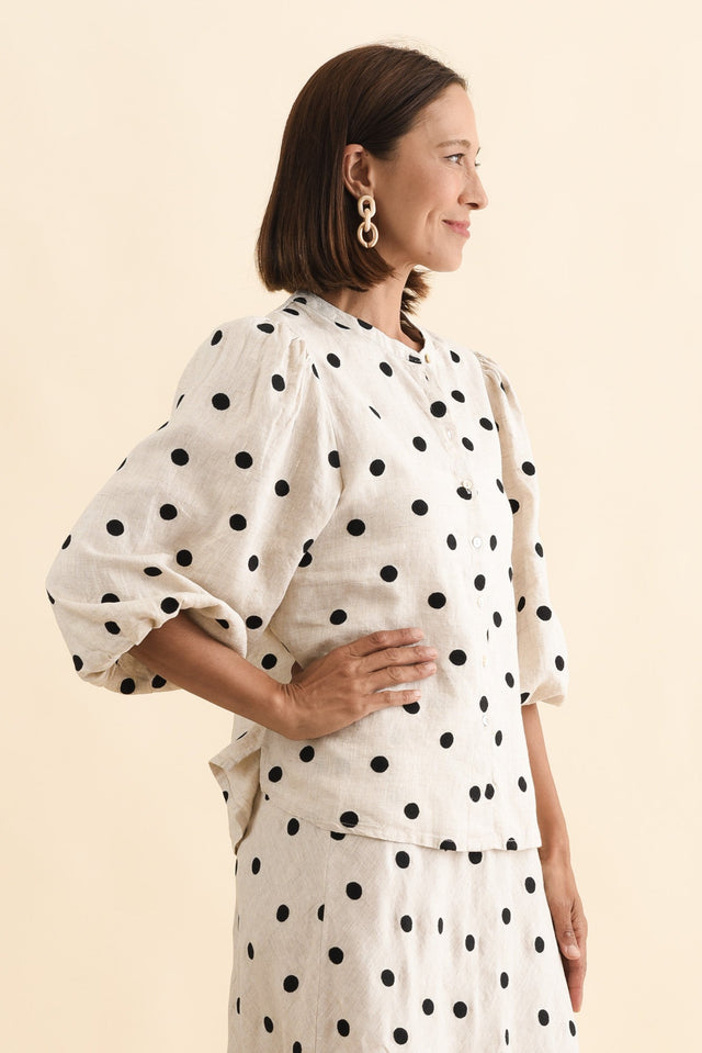 Teya Beige Spot Linen Puff Sleeve Blouse,Brunette model,alt text|model:Cara image 4