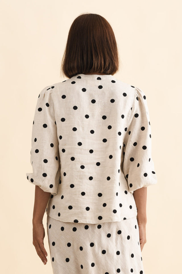 Teya Beige Spot Linen Puff Sleeve Blouse,Brunette model,alt text|model:Cara image 5