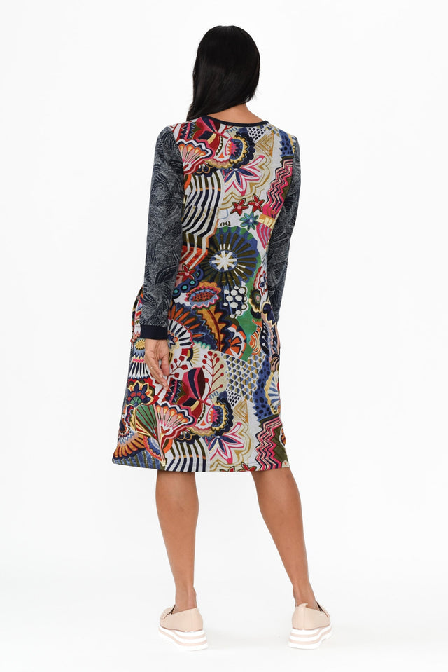 alt text|model:Cara image 5