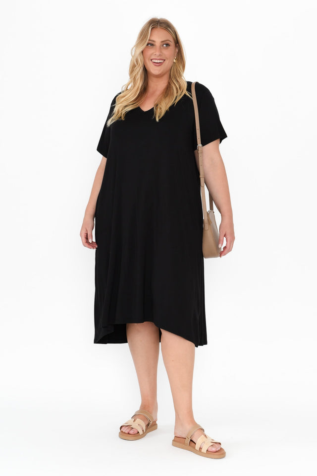 Tiffany Black Bamboo Tee Dress,Blonde model,plus-size,curve-basics,curve-dresses,plus-size-sleeved-dresses,plus-size-below-knee-dresses,plus-size-bamboo-dresses,plus-size-basic-dresses,plus-size-summer-dresses,alt text|model:Caitlin image 10