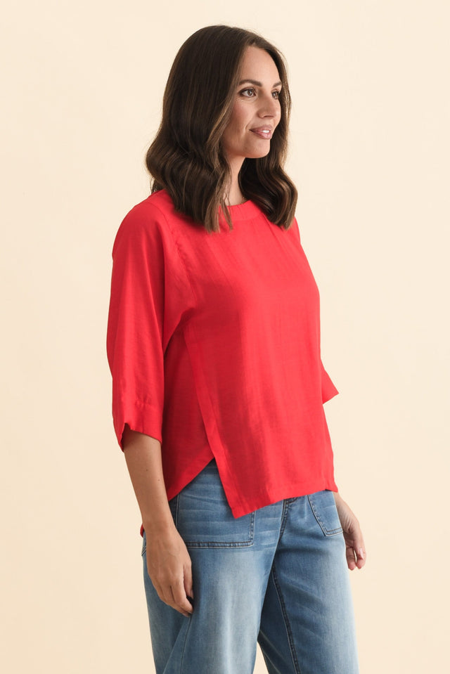 Tommy Red Side Split Top,Brunette model,alt text|model:MJ image 4