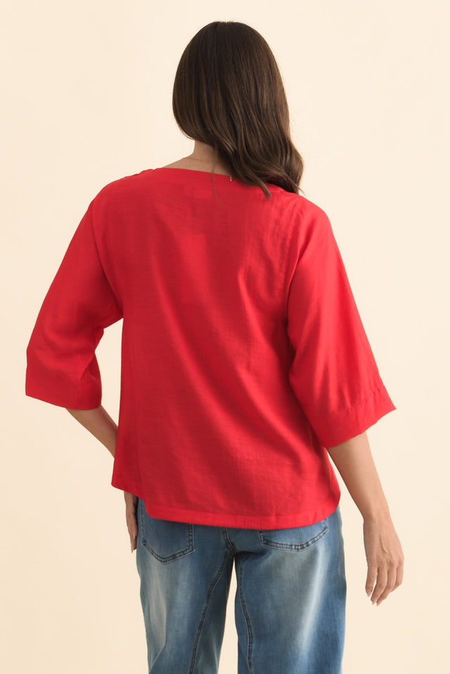 Tommy Red Side Split Top,Brunette model,alt text|model:MJ image 5