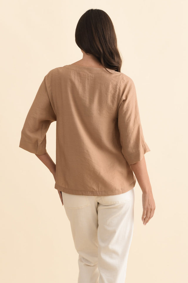 Tommy Taupe Side Split Top,Brunette model,alt text|model:MJ image 6