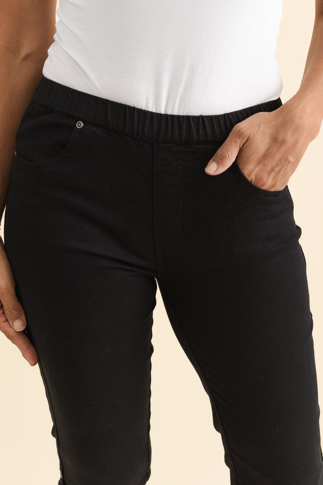 alt text|model:Cara image 6