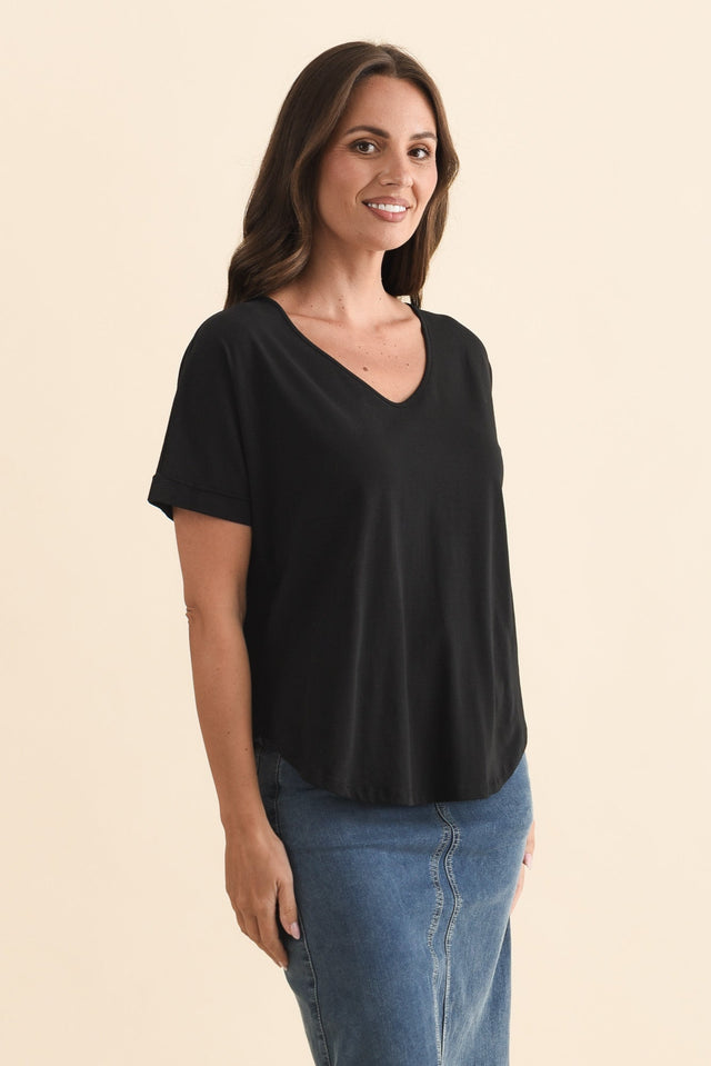 Toronto Black Cotton Tee,Brunette model,alt text|model:MJ image 4