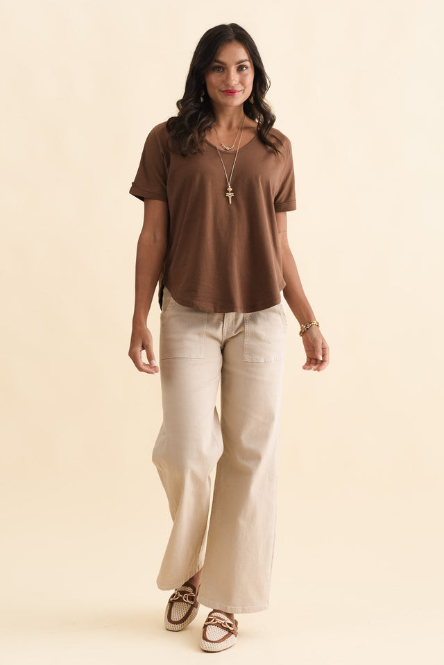 Toronto Brown Cotton Tee,Brunette model,alt text|model:Brontie image 4